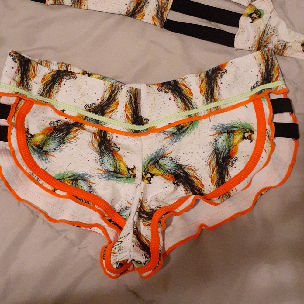 New Bathing suit, no tags